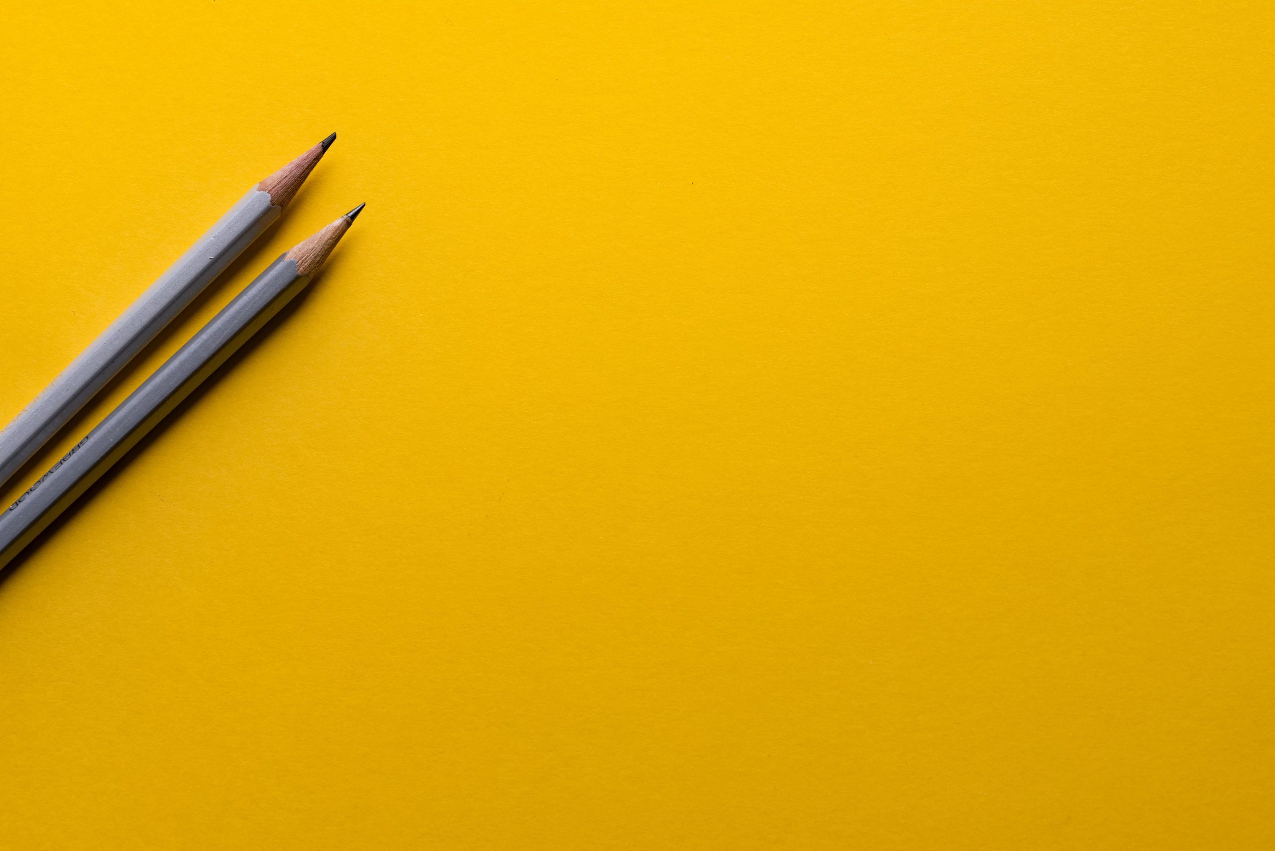 color yellow